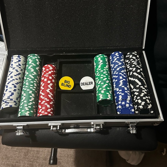 Poker set - Picture 1 of 2
